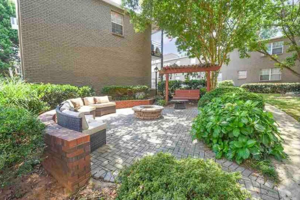 Bmw Suite King Bd,Wd, Fast Wifi Free Parking, Pool, Hospitals Atlanta Exterior photo