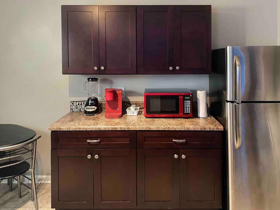 Bmw Suite King Bd,Wd, Fast Wifi Free Parking, Pool, Hospitals Atlanta Exterior photo