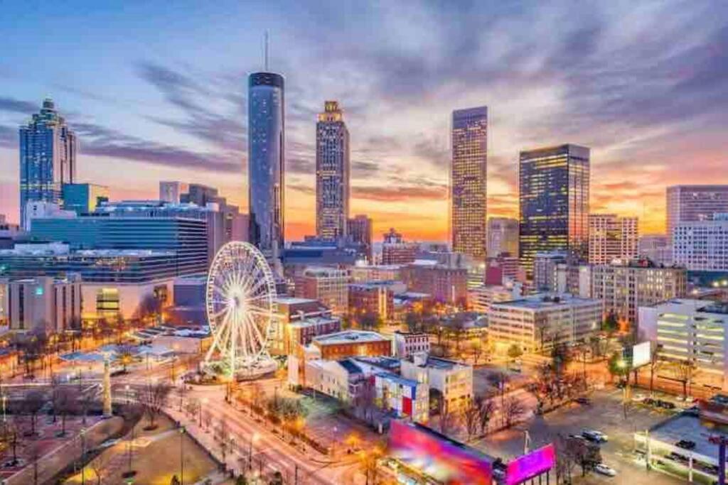 Bmw Suite King Bd,Wd, Fast Wifi Free Parking, Pool, Hospitals Atlanta Exterior photo